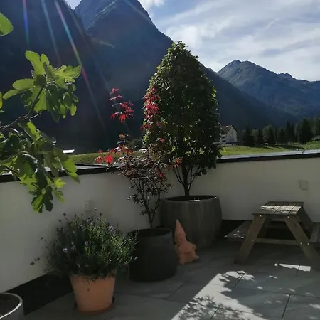 Landhaus St. Hubertus Kaunertal Exterior photo